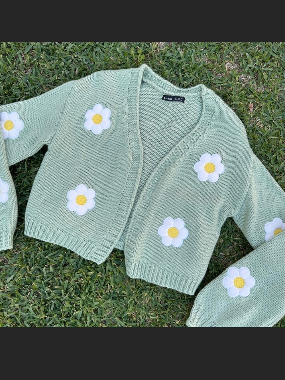 SHEIN Sage Green Daisy Appliqué Cropped Cardigan